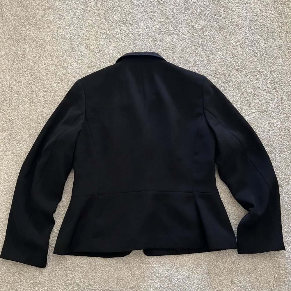 Chic Minimalist Liz Claiborne Black Blazer with Butterfly Rhinestone Brooch 10P - Picture 5 of 9